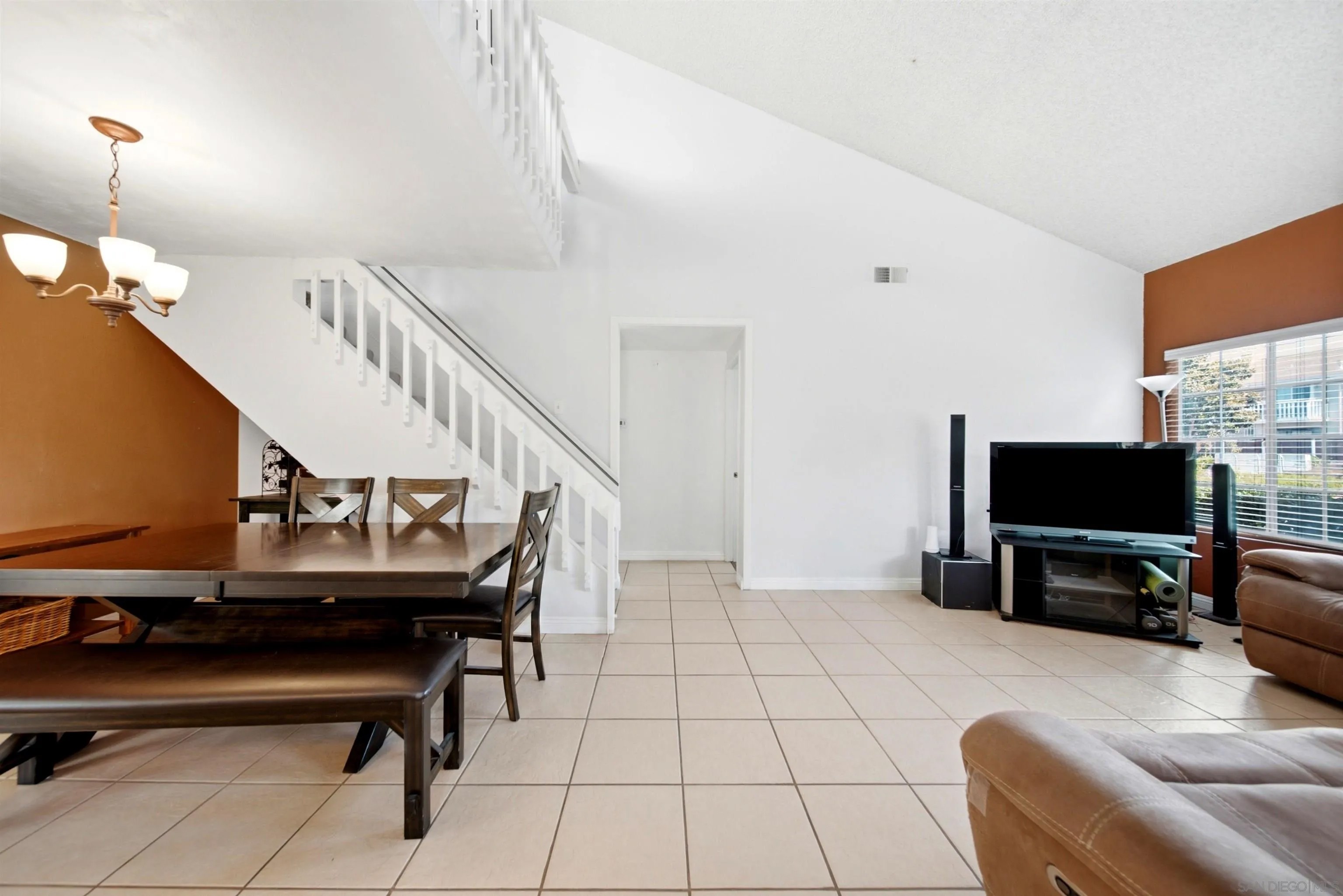 261 Riverview Way