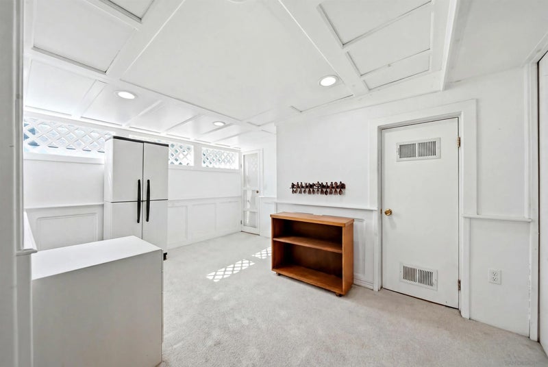 261 Riverview Way