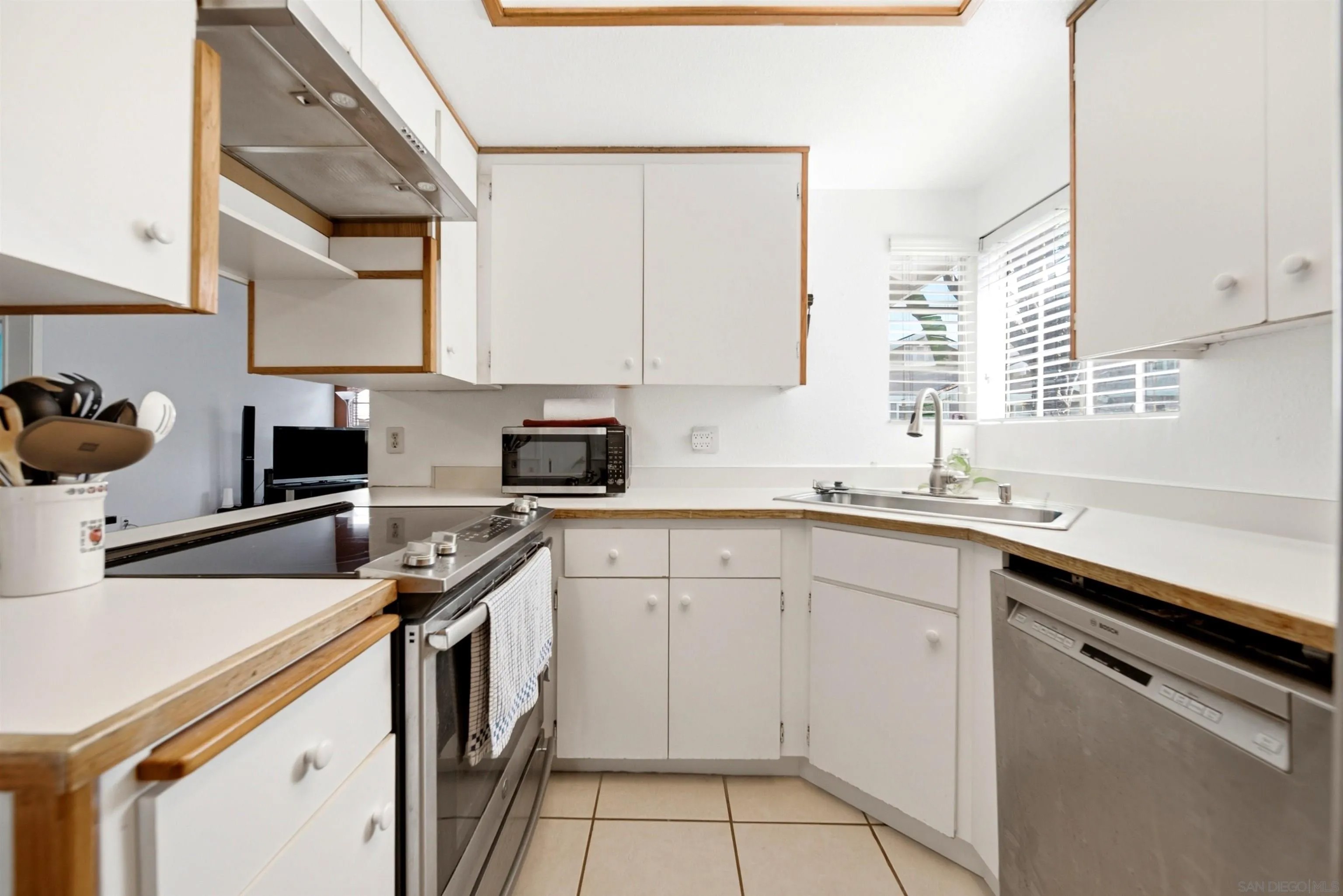 261 Riverview Way