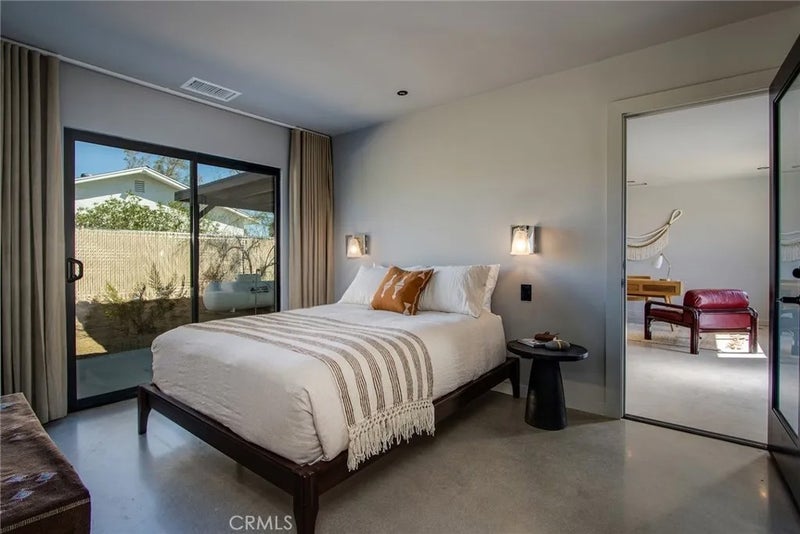 4638 Avenida La Mirada