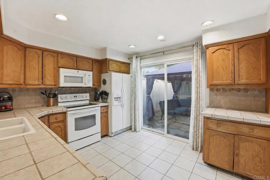 447 Ridgeway Court