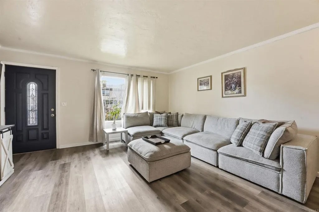 447 Ridgeway Court