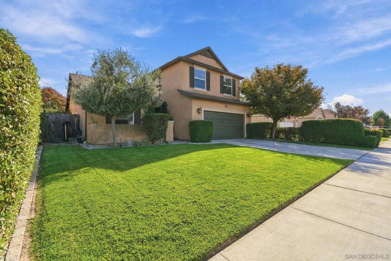 1119 W Muir Way