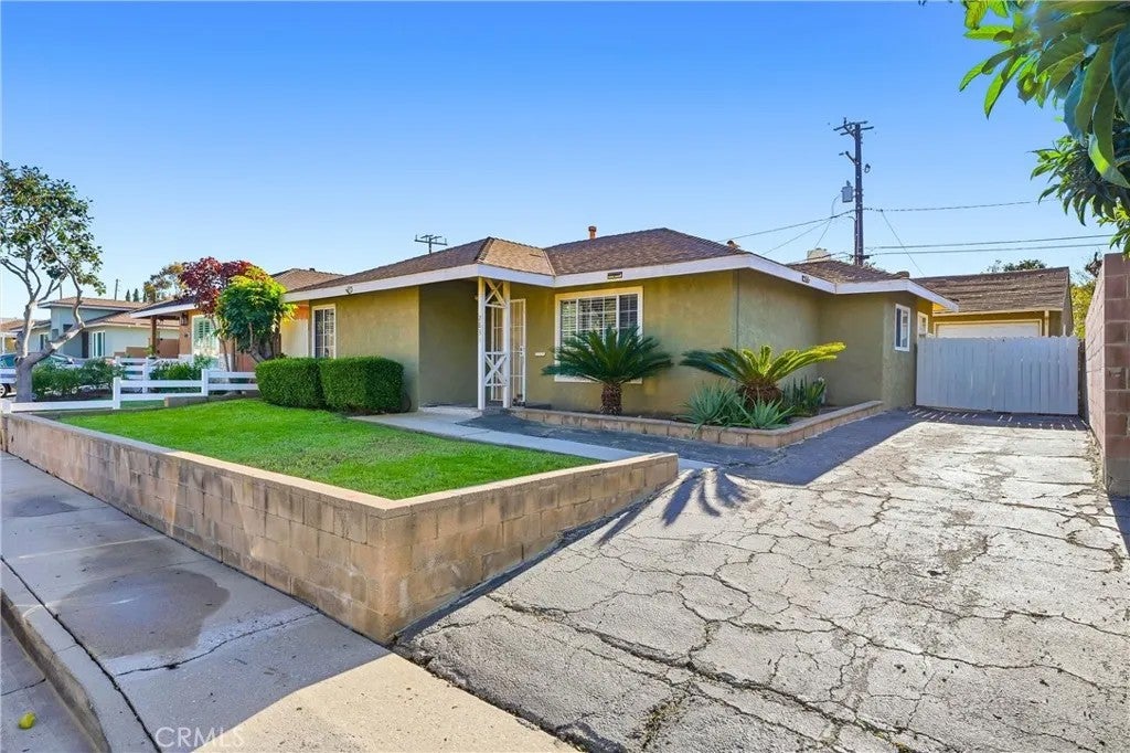 2834 Pacific Coast Highway