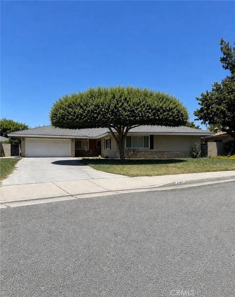 3 beds bed, 2 baths bath property at 3267 Mulberry, Bakersfield, CA 93301
