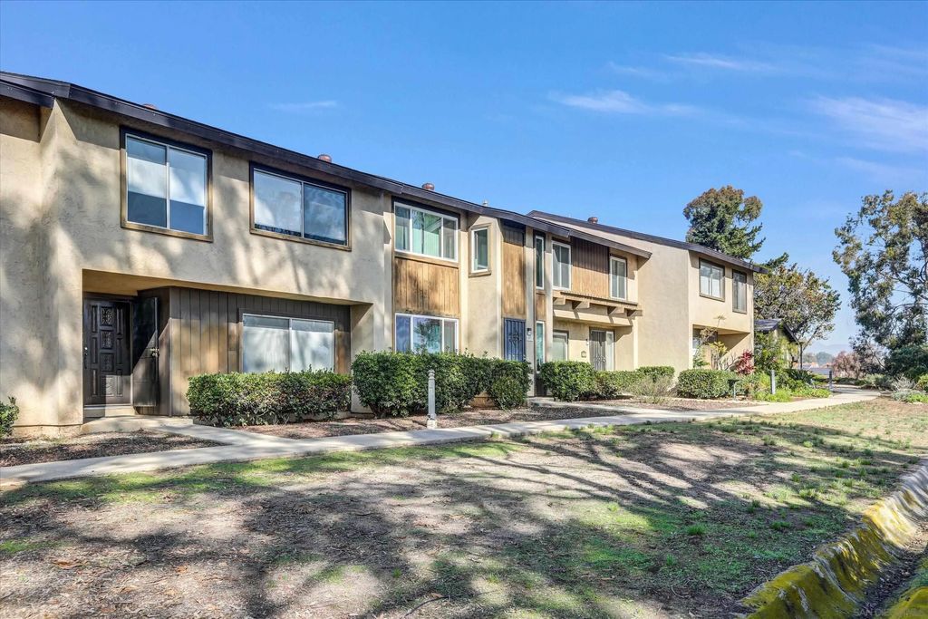 Photo of 1079 Las Rosas Ct, Chula Vista, CA 91910 (MLS # 250045792)