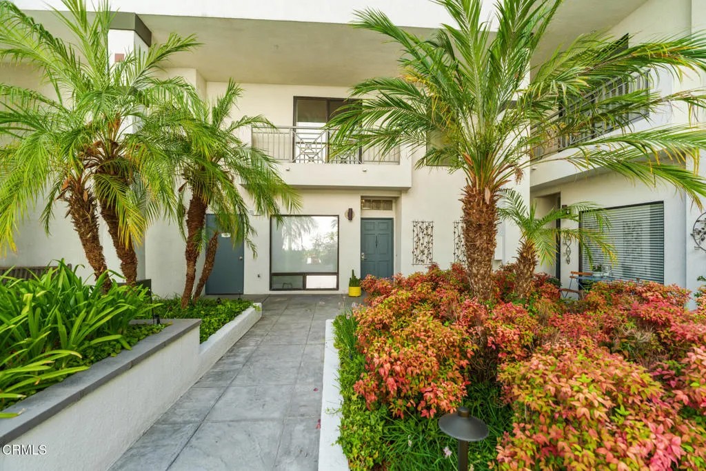 111 S Oak Knoll Avenue 107