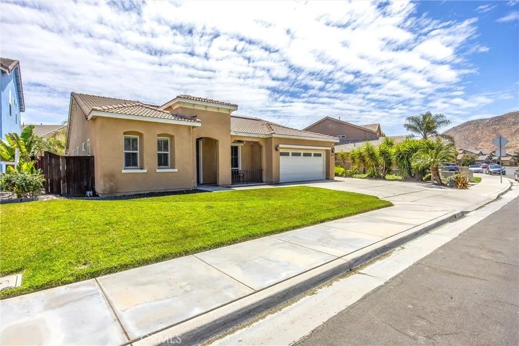 Photo of 2944 Coffeeberry Way, San Jacinto, CA 92582 (MLS # IG26094268)