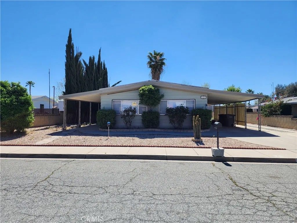 Photo of 540 Potrero Street, San Jacinto, CA 92582 (MLS # SW26061969)