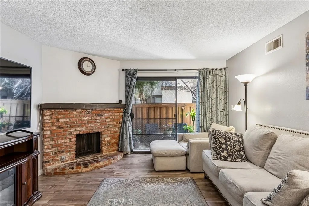 15511 Sherman Way 29