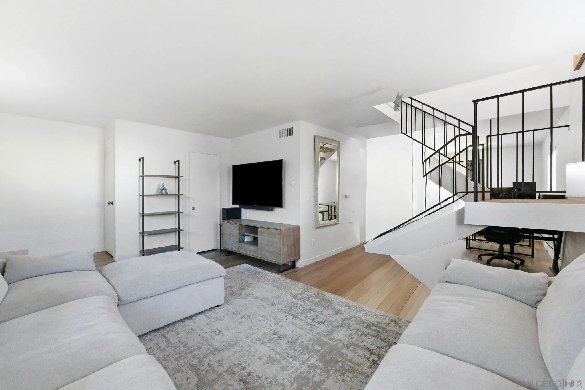 El Cajon, California 92021, United States, 3 Bedrooms Bedrooms, ,3 BathroomsBathrooms,Residential,Active,253667