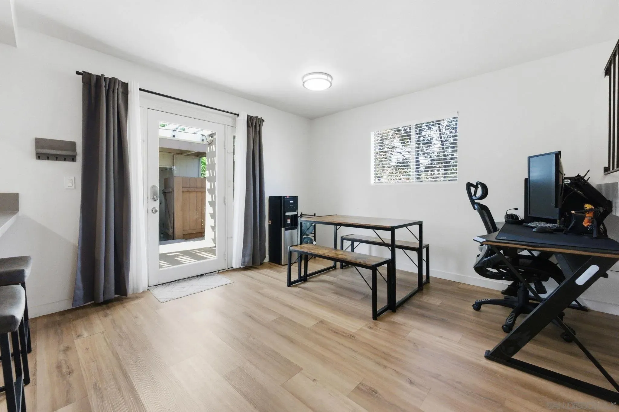 El Cajon, California 92021, United States, 3 Bedrooms Bedrooms, ,3 BathroomsBathrooms,Residential,Active,253667