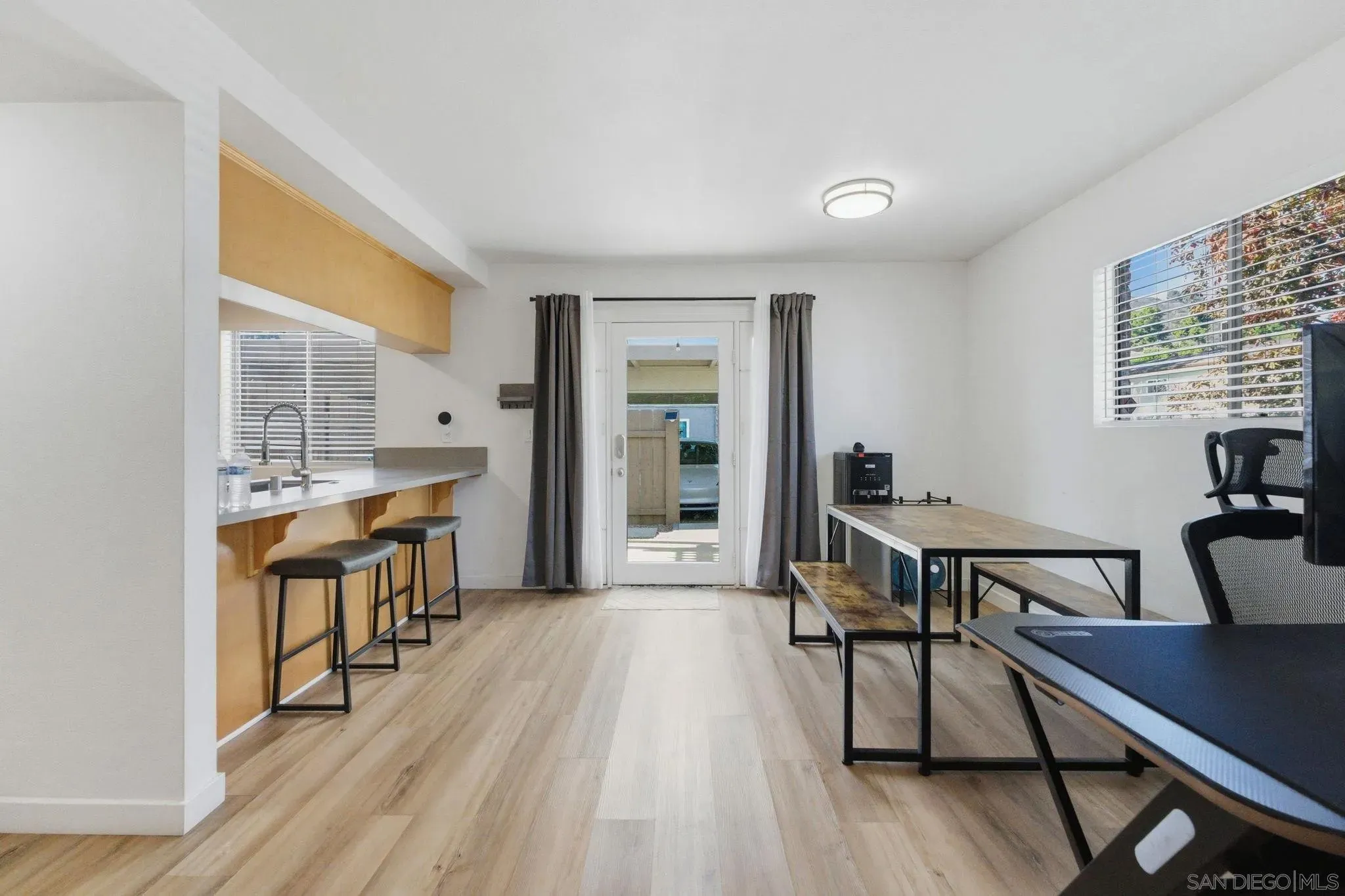 El Cajon, California 92021, United States, 3 Bedrooms Bedrooms, ,3 BathroomsBathrooms,Residential,Active,253667