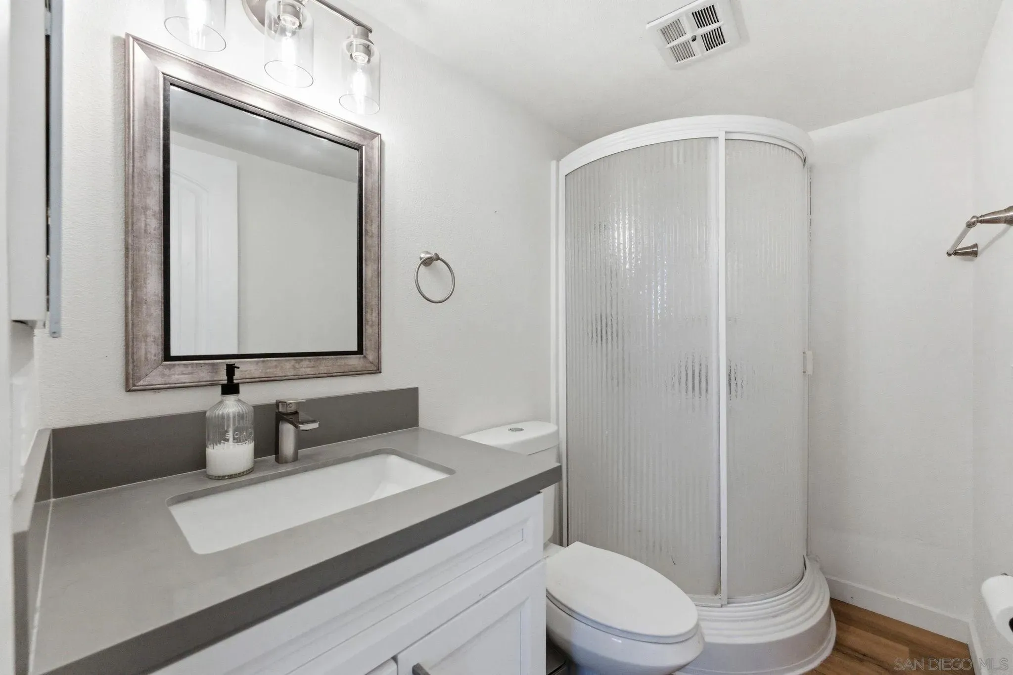 El Cajon, California 92021, United States, 3 Bedrooms Bedrooms, ,3 BathroomsBathrooms,Residential,Active,253667