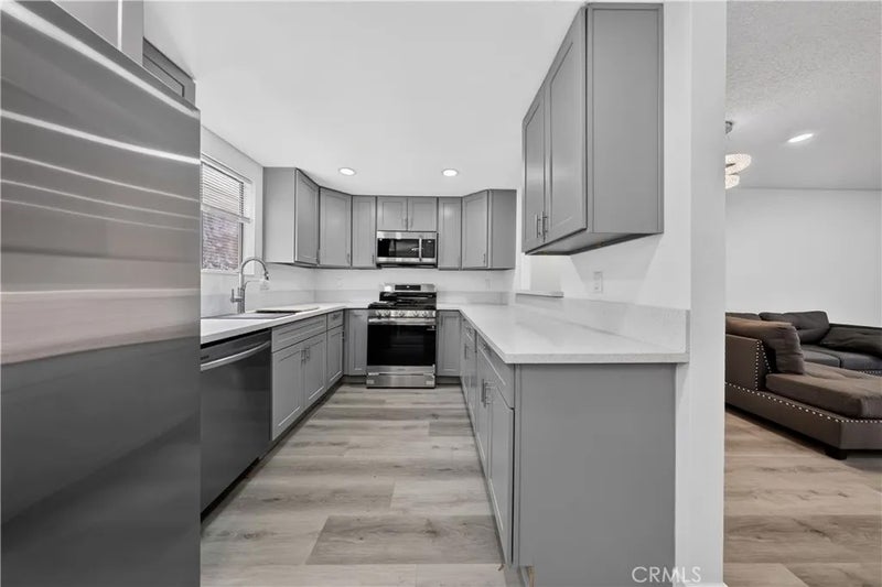 15125 Nordhoff 20