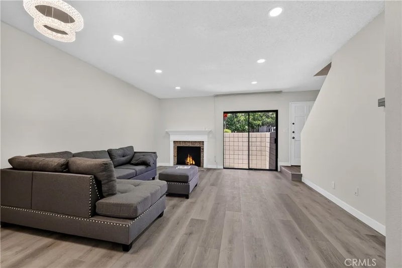 15125 Nordhoff 20