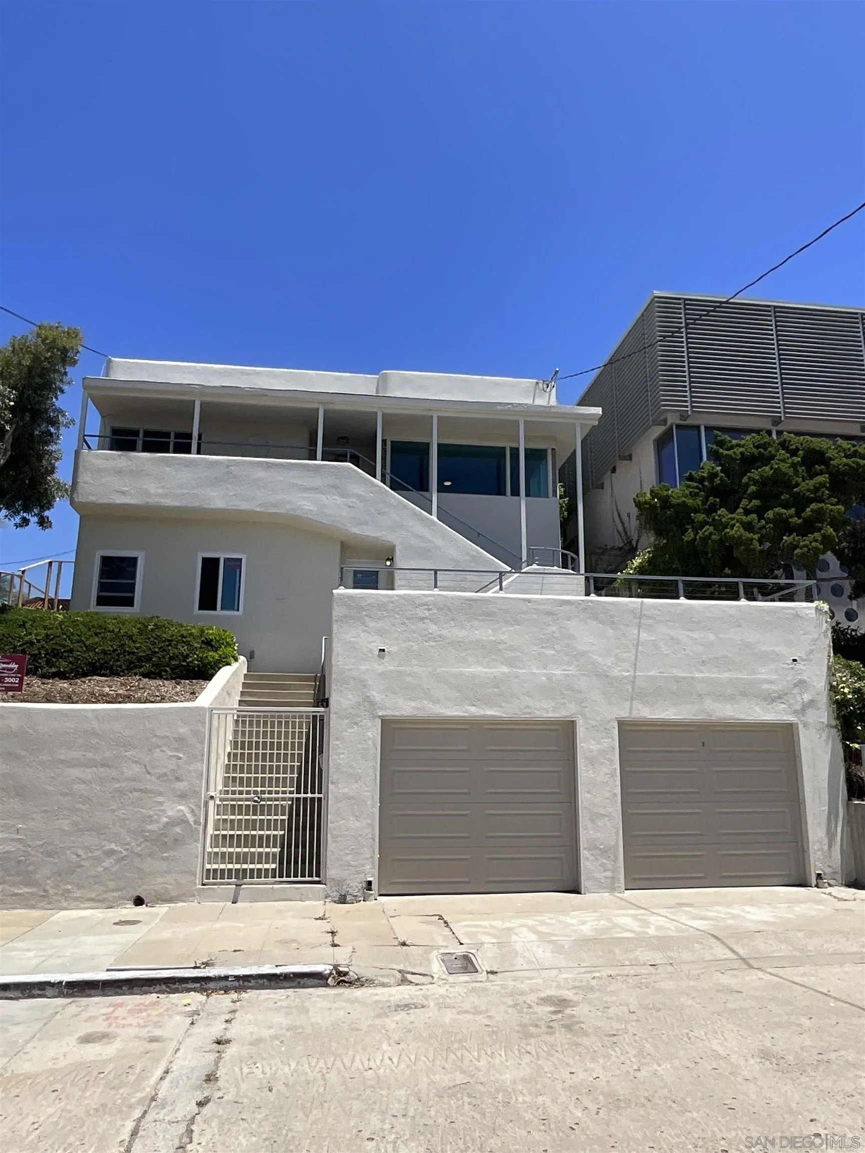 2186 W California Street