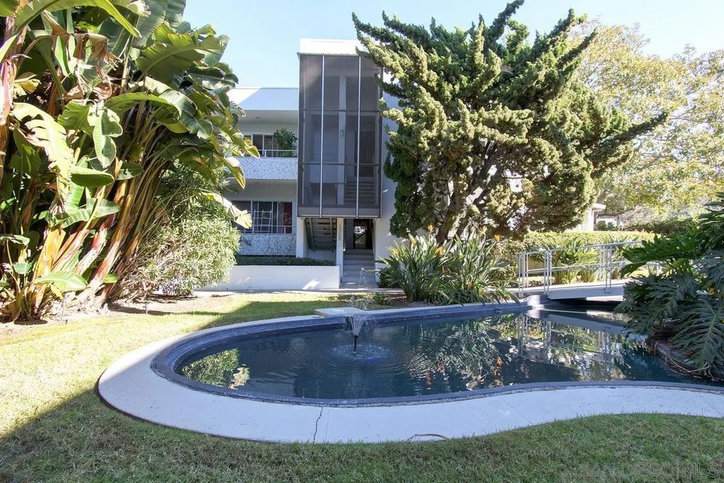 Photo of 2352 Torrey Pines Rd #5, La Jolla, CA 92037 (MLS # 250043396)