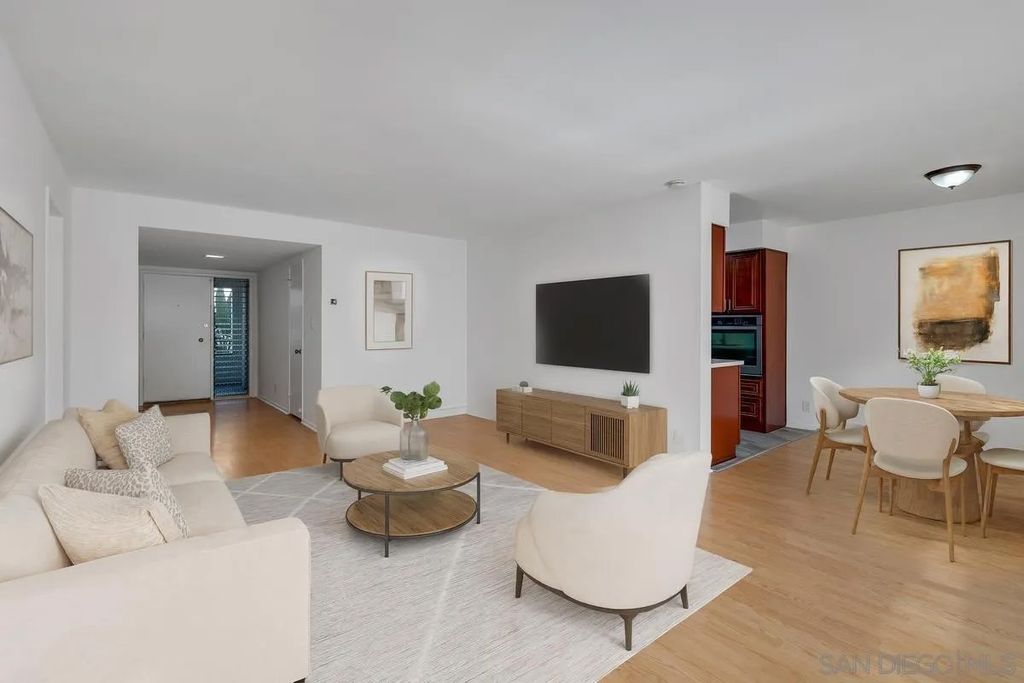 Photo of 2352 Torrey Pines Rd #5, La Jolla, CA 92037 (MLS # 250043396)