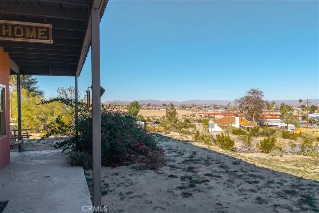 6572 Bullion Avenue