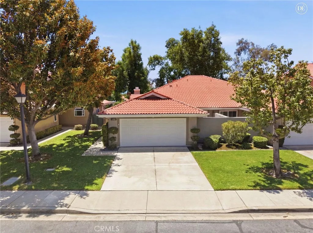 1252 Winged Foot Drive