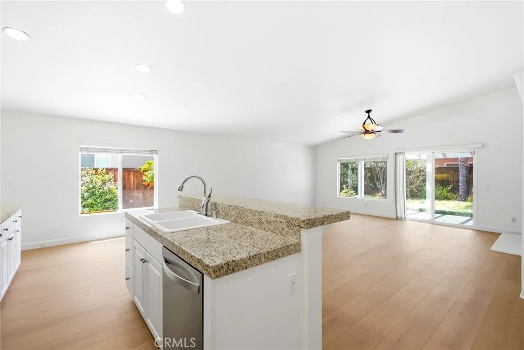 1054 Waterleaf