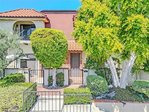 Photo of 1719 Rogers Place #34G, Burbank, CA 91504 (MLS # PF26086736)