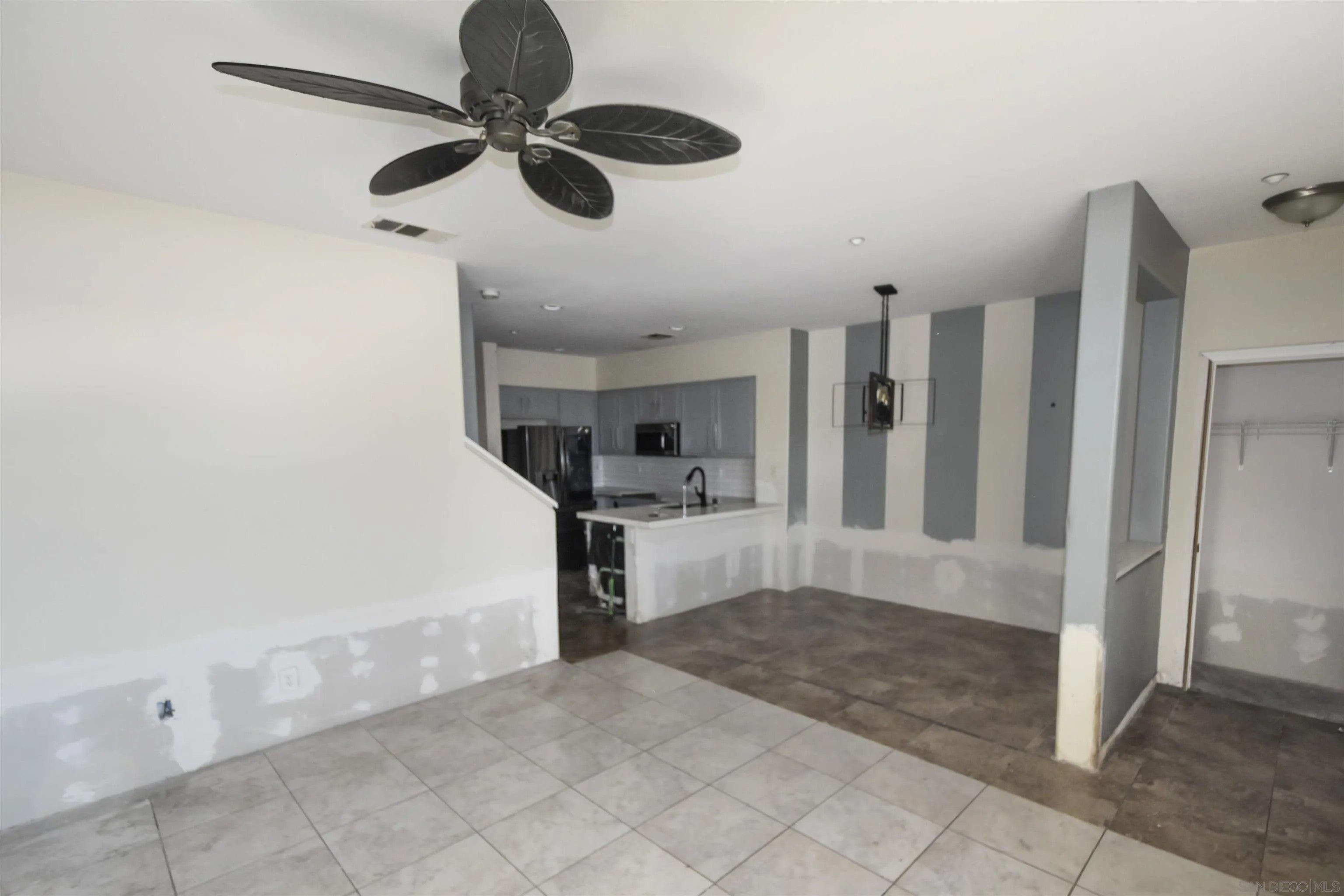 4300 Newton Ave 85