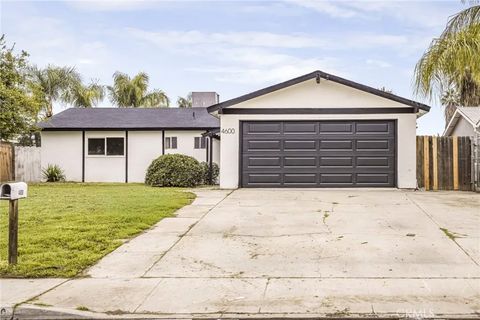 Photo of 4600 Lantados St, Bakersfield, CA 93307 (MLS # SR26006111)