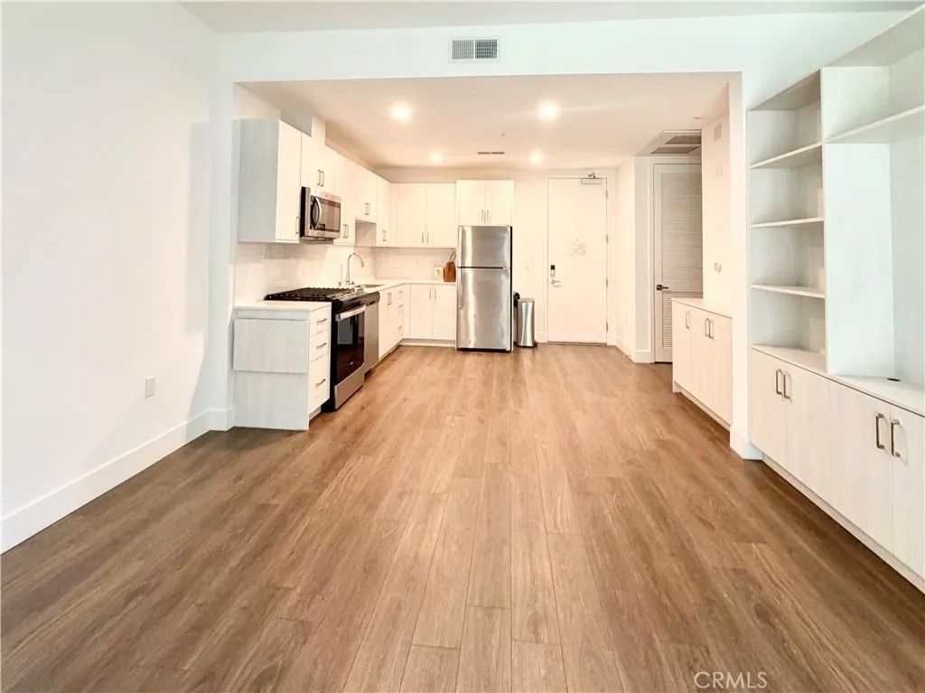 Photo of 709 E Walnut Street #222, Pasadena, CA 91101 (MLS # OC26089386)