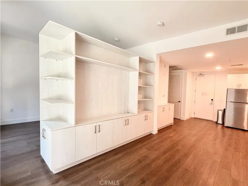 Photo of 709 E Walnut Street #222, Pasadena, CA 91101 (MLS # OC26089386)