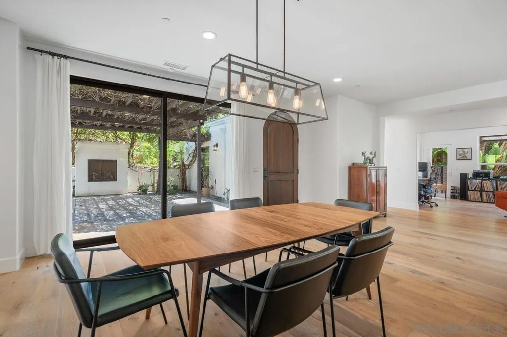 Photo of 1180 Devonshire Dr, Encinitas, CA 92024 (MLS # 2600336)