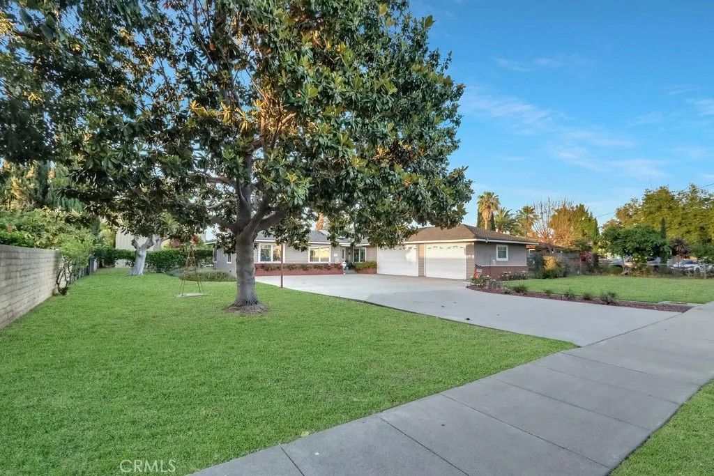 Photo of 1721 W Palmyra Ave, Orange, CA 92868 (MLS # OC26068392)