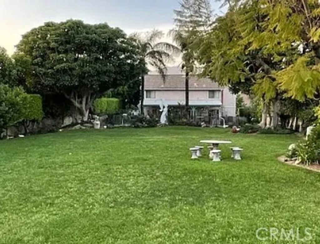 Photo of 21316 Nashville, Chatsworth, CA 91311 (MLS # SR25275961)