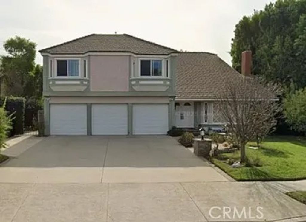 Photo of 21316 Nashville, Chatsworth, CA 91311 (MLS # SR25275961)