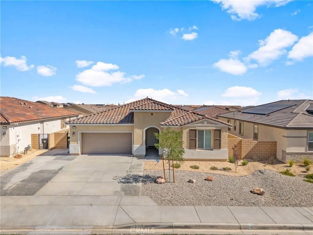 Photo of 11952 Olivine Rd, Victorville, CA 92392 (MLS # PW26044470)