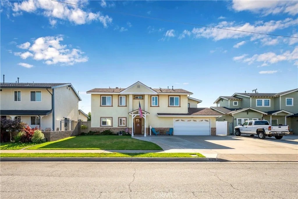 10211 Aqueduct Drive