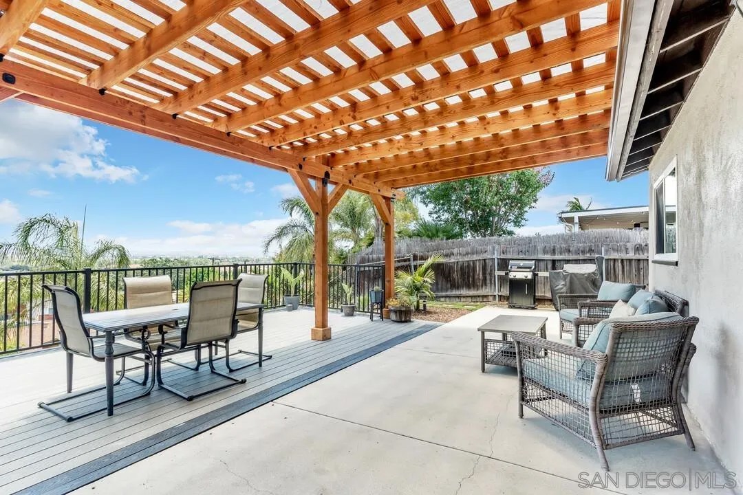 9613 E Hartland Cir