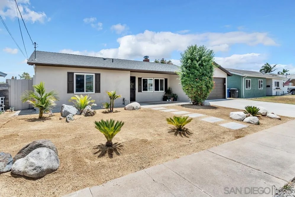 9613 E Hartland Cir