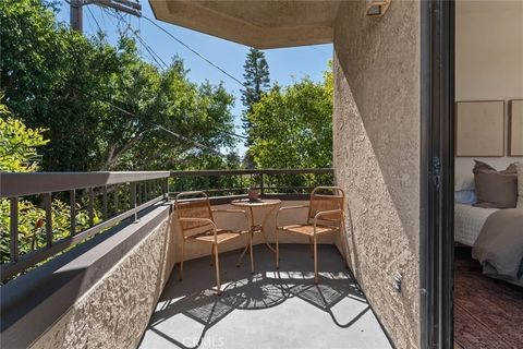 Tiny photo for 10820 Holman Ave #204, Los Angeles, CA 90024 (MLS # SR25252506)