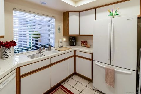 Tiny photo for 12038 Calle De Leon 71, El Cajon, CA 92019 (MLS # 250042407)