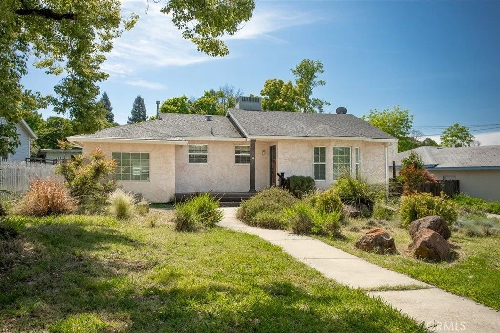 Photo of 38 Highlands Blvd, Oroville, CA 95966 (MLS # SN26088983)
