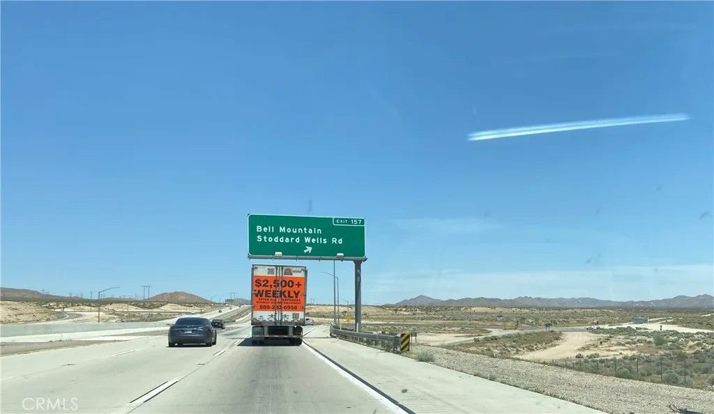 Photo of 19299 Via Vista, Apple Valley, CA 92307 (MLS # TR25278240)