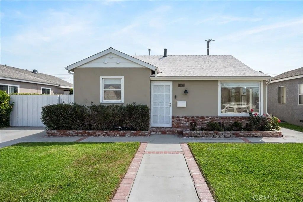 Photo of 15302 Casimir Avenue, Gardena, CA 90249 (MLS # SB26080976)