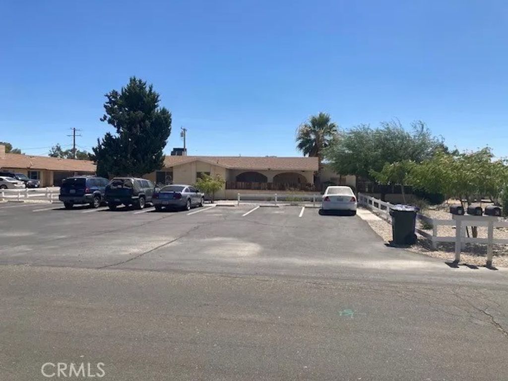Photo of 13237 Mohawk Rd, Apple Valley, CA 92308 (MLS # HD26012253)