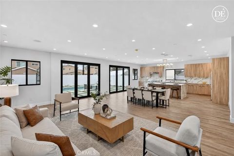 Photo of 14254 Mccormick St, Sherman Oaks, CA 91401 (MLS # SR26036921)