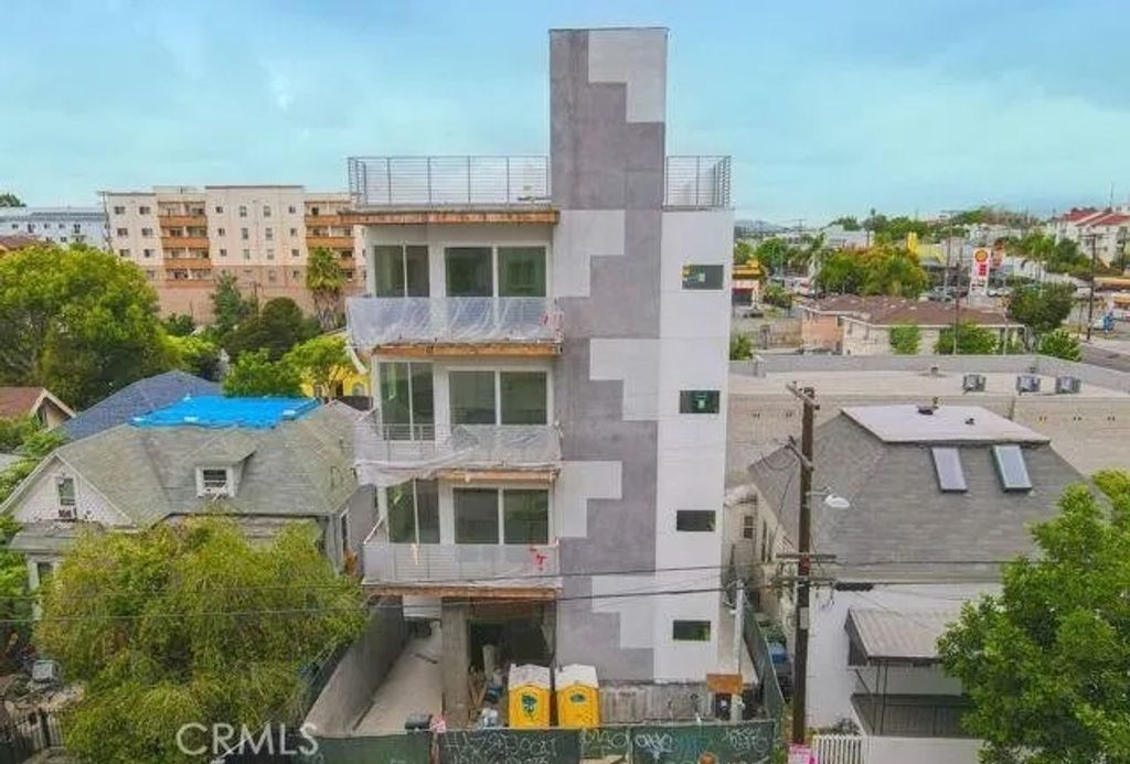 Photo of 320 N Mountain View, Los Angeles, CA 90026 (MLS # DW26093293)