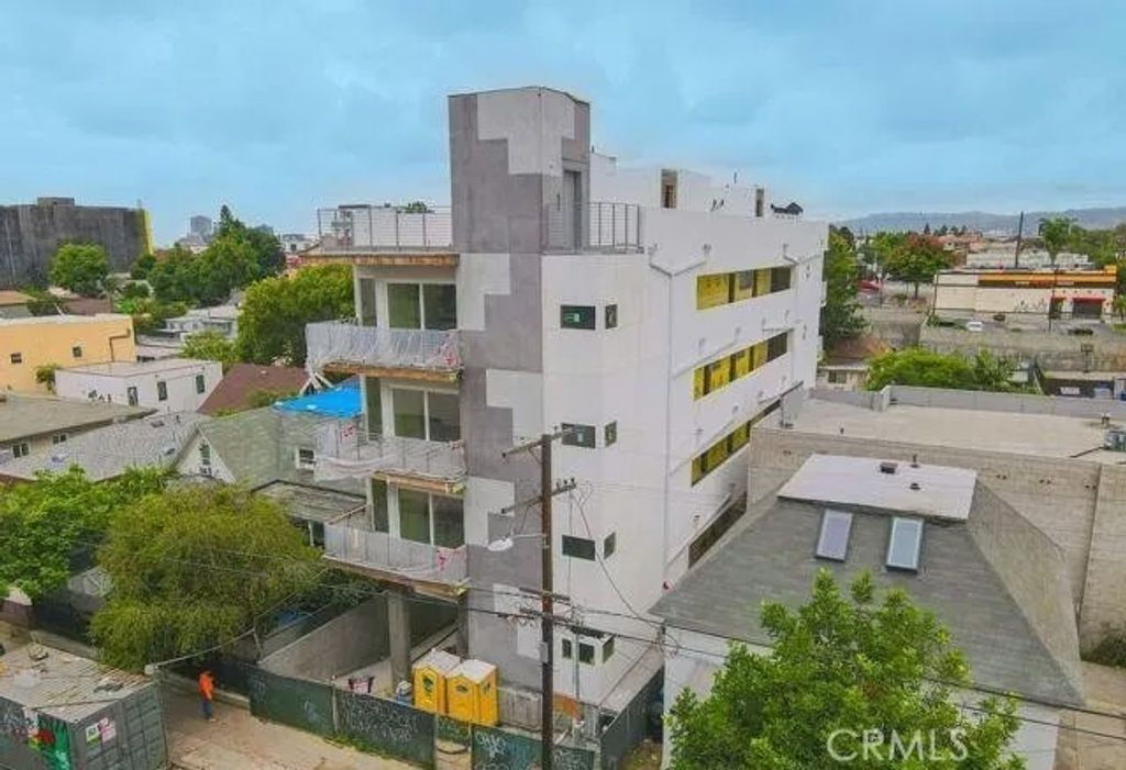 Photo of 320 N Mountain View, Los Angeles, CA 90026 (MLS # DW26093293)