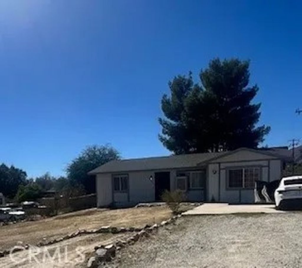 Photo of 9154 Navajo Trl, Morongo Valley, CA 92256 (MLS # TR25244449)