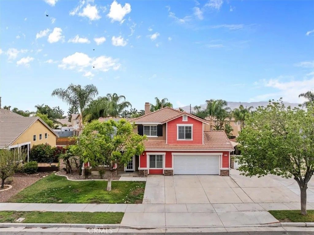 Photo of 5310 Satinstone Dr, Hemet, CA 92545 (MLS # IV26048331)